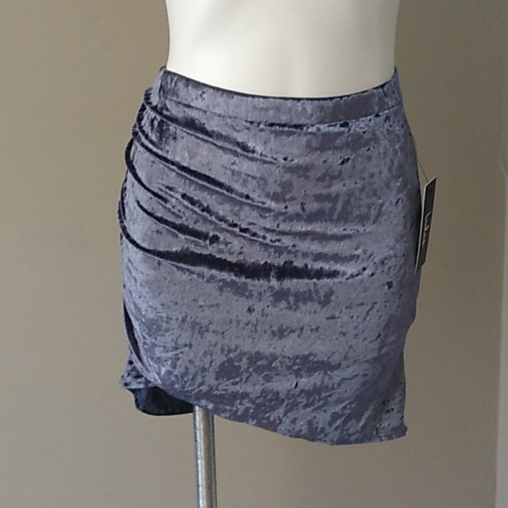 Lulu's shiny velour mini skirt size small BNWT